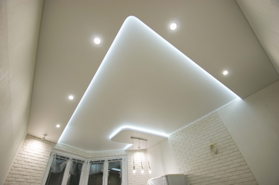 Заказать парящие натяжные потолки в г. Вольск